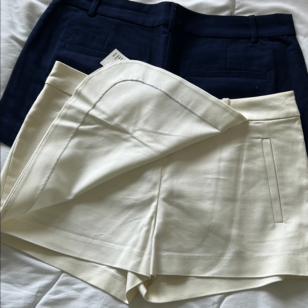 C. Wonder • 2for1 Navy and off-White Skorts • Size 6 - Picture 3 of 5